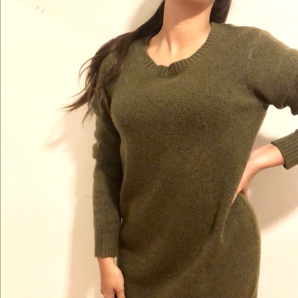 Dress - Picture 3 of 4
